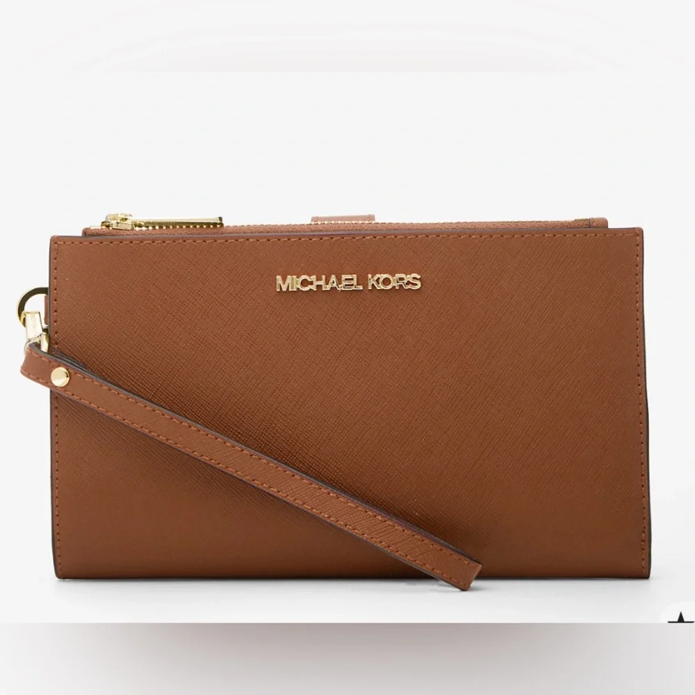 EUC Michael Kors Tan Leather Jetset Wristlet